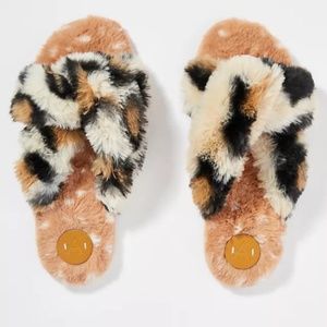 ANTHROPOLOGIE Fownes Lexie Leopard Plush Faux Fur Slippers Size M/L